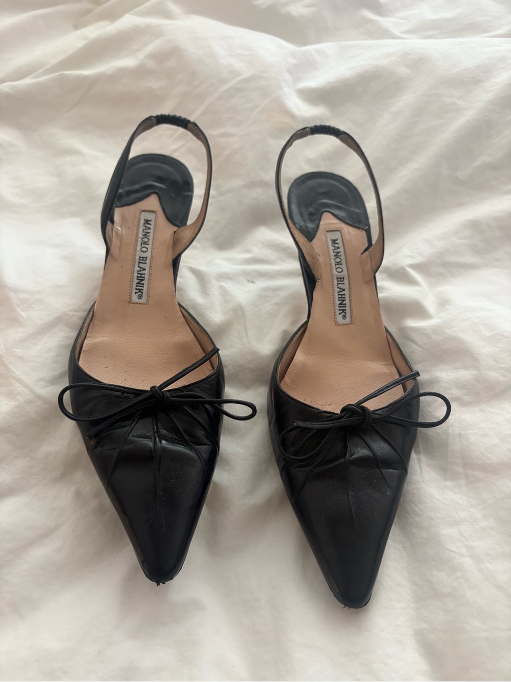 Manolo Blahnik Black Pointed Slingback Kitten Heel with Bow 37.5 - Picture 2 of 10